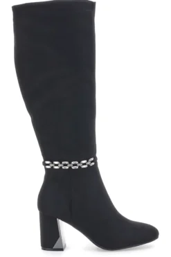 Die ersten 392-Stiefeletten mit Absatz