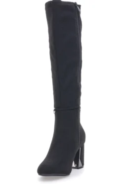 Die ersten 392-Stiefeletten mit Absatz