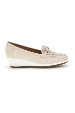 Mocassini beige traforati con zeppa Mio tempo MINA910