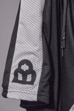 Pantaloncini Neri Sportivi Traforati al Ginocchio Bianchi e Neri Made in Italy BOARDMAN BRDM6