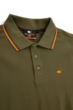 Polo verde a maniche corte con colletto a contrasto No limits MAPS016S26