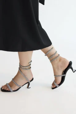 Sandali neri con strass e laccio a spirale Mon Dieu 1614