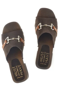 Sandalo marrone in pelle con tacco e borchie Pittarello Must Have 11938