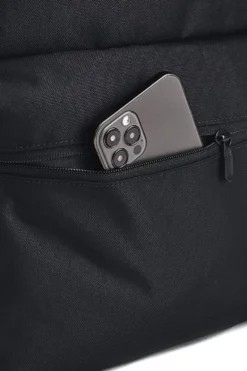 Schwarzer Rucksack mit weißem Under Armour Logo 1380476-002