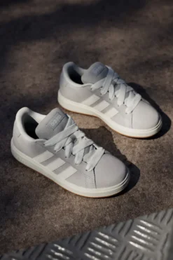 Sneakers Grigio in suede Adidas Grand Court 00s