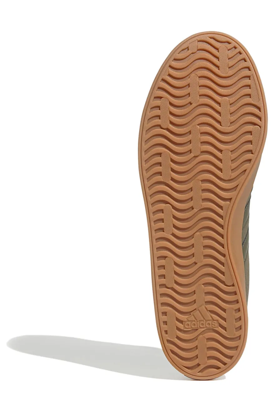 Sneakers verde oliva in suede con suola color gomma Adidas VL Court 3.0