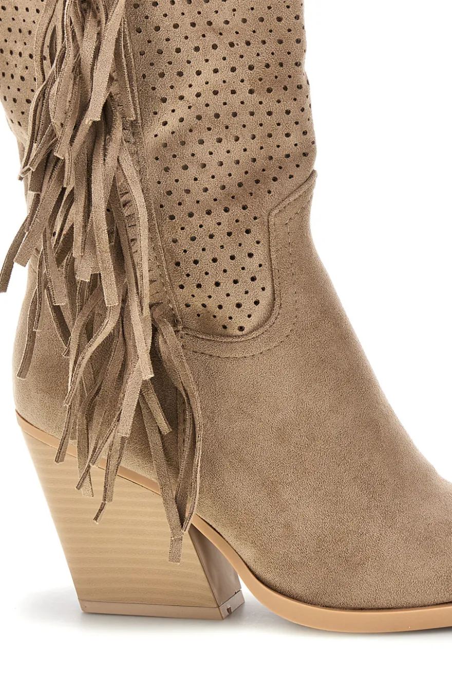 Stivali beige con frange Cafè cost P722