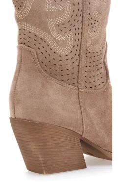 Stivali beige traforati con tacco Cafè cost H3W205837