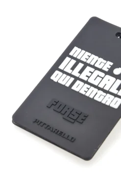 Tag per Valigia Nero "Niente di Illegale qui Dentro" NAMETAG 7